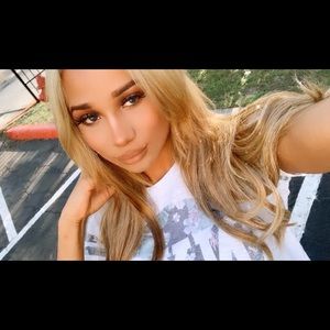 Meet your Posher, Izzabella